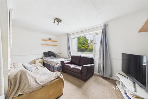 undefined, North Cheam SM3