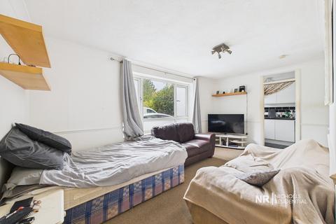 undefined, North Cheam SM3