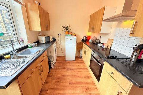 2 bedroom terraced house for sale, Oakroyd Terrace, Shipley BD17