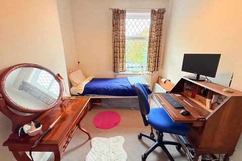 2 bedroom terraced house for sale, Oakroyd Terrace, Shipley BD17
