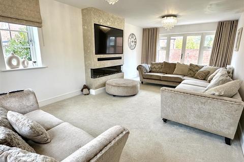 3 bedroom detached house for sale, Milward Place, Salford Priors