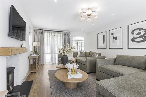 4 bedroom detached house for sale, 5 Cherry Grove, Oakbourne, Andrews Lane, Goffs Oak