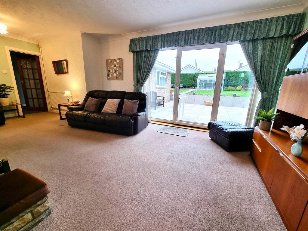 Lounge/dining room