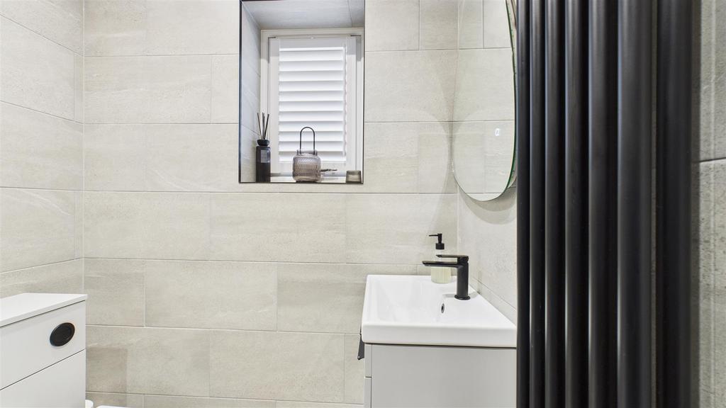 En Suite Shower Room