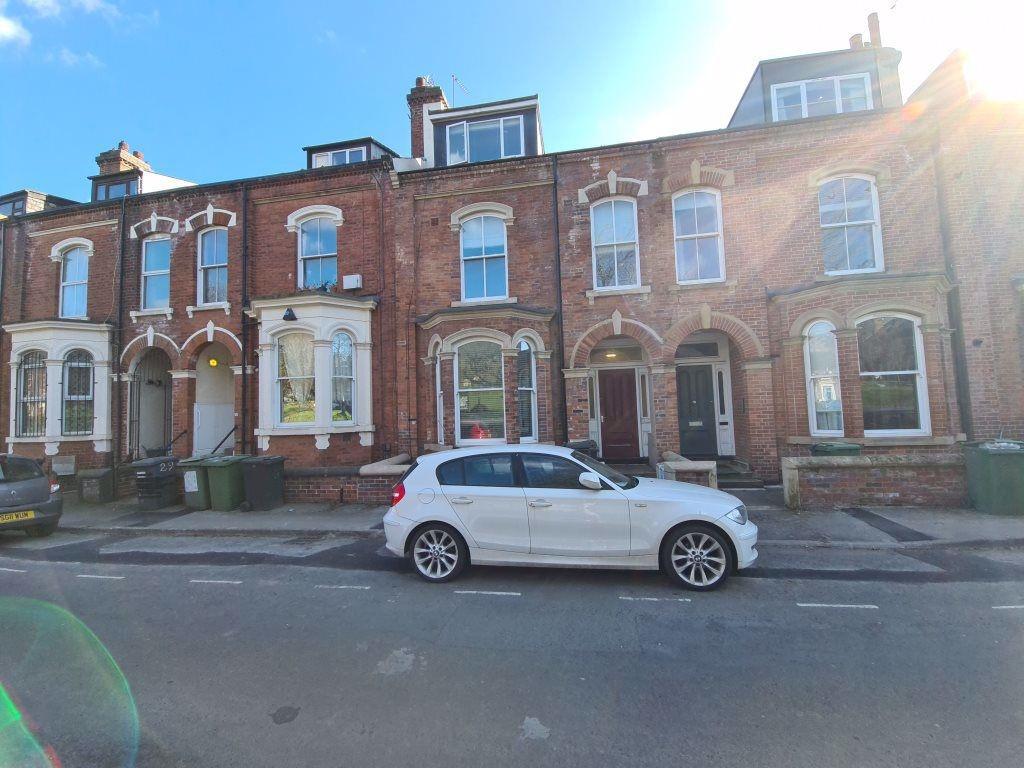 A charming and well-maintained residential buil...