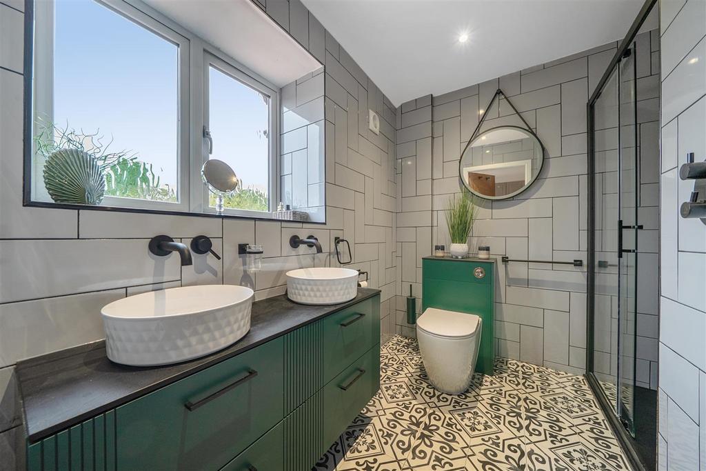 Ensuite.jpg