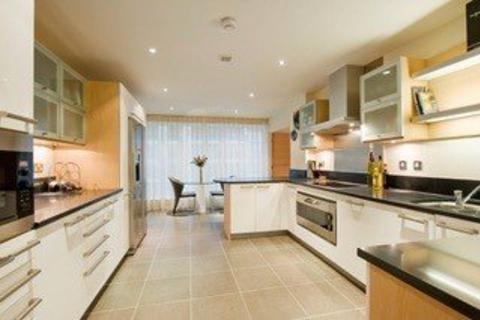 3 bedroom flat to rent, Lensbury Avenue, London, SW6