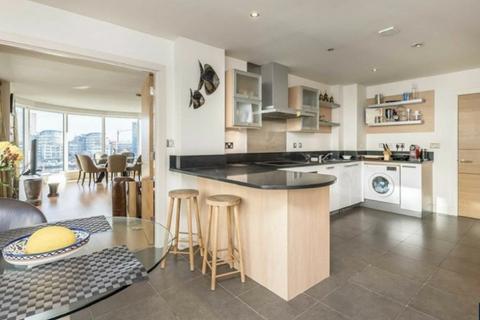 3 bedroom flat to rent, Lensbury Avenue, London, SW6