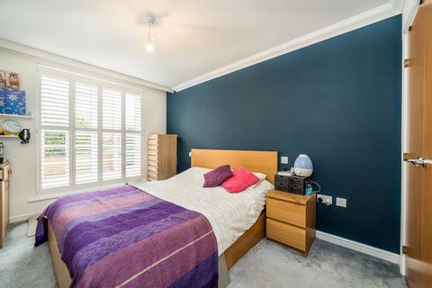 undefined, Twickenham Road, Old Isleworth TW7
