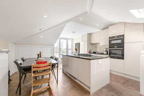 3 bedroom flat for sale, Priory Road, London, NW6