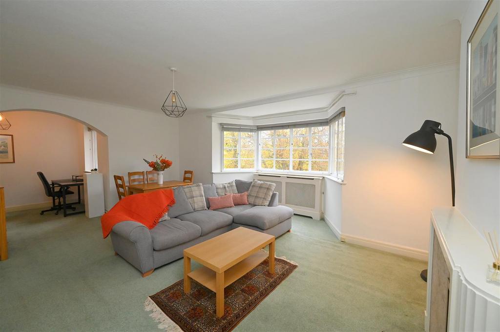 Living room1.JPG