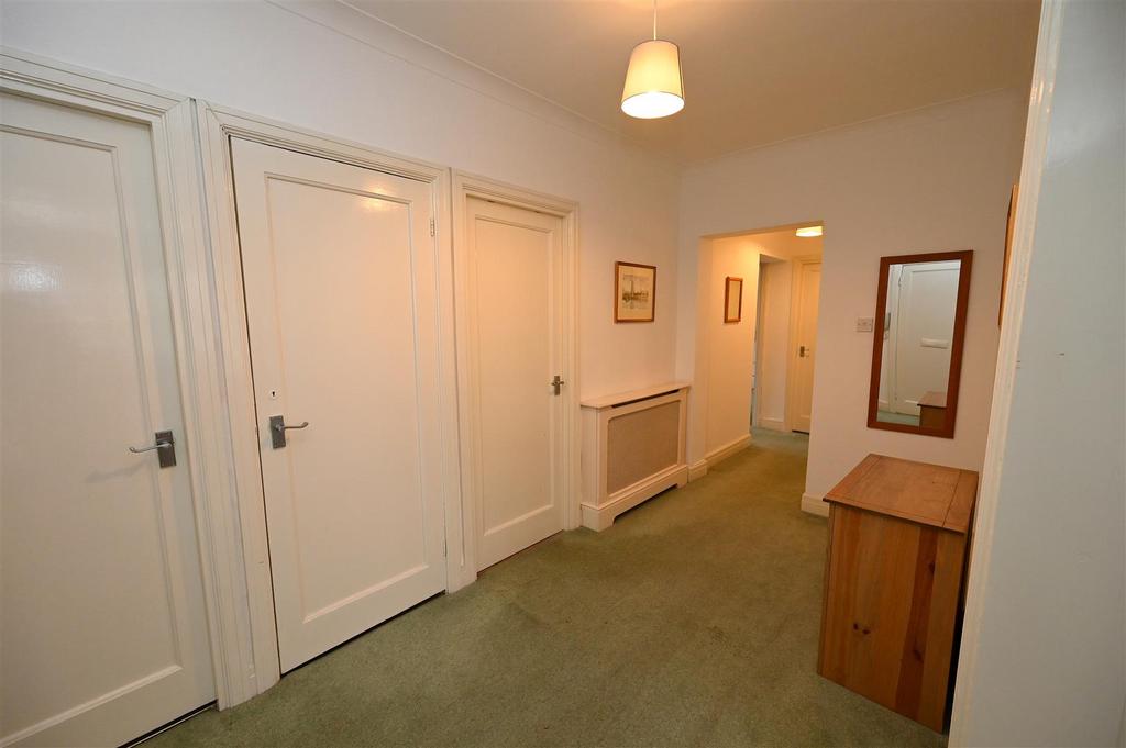 Hallway.JPG