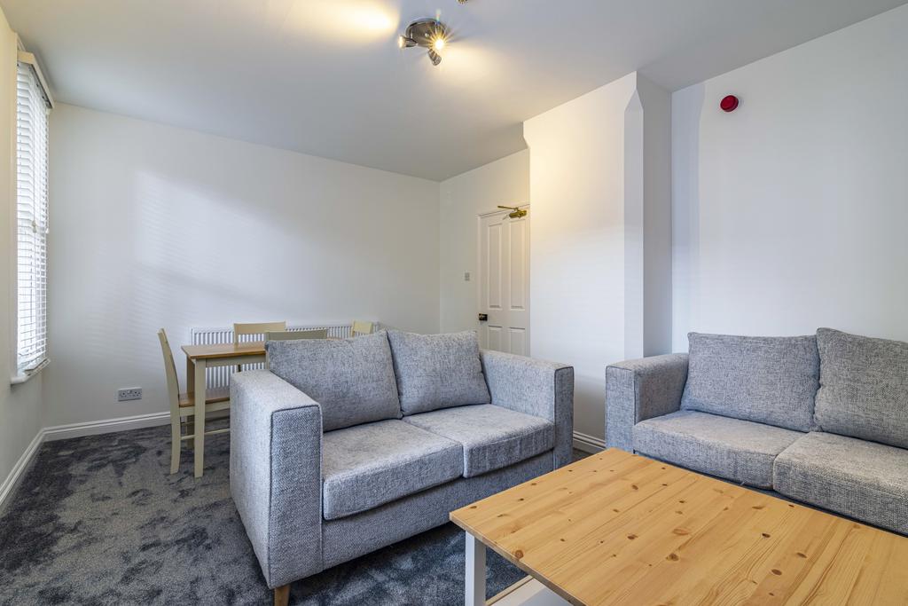 10-12 Douglas Road-49