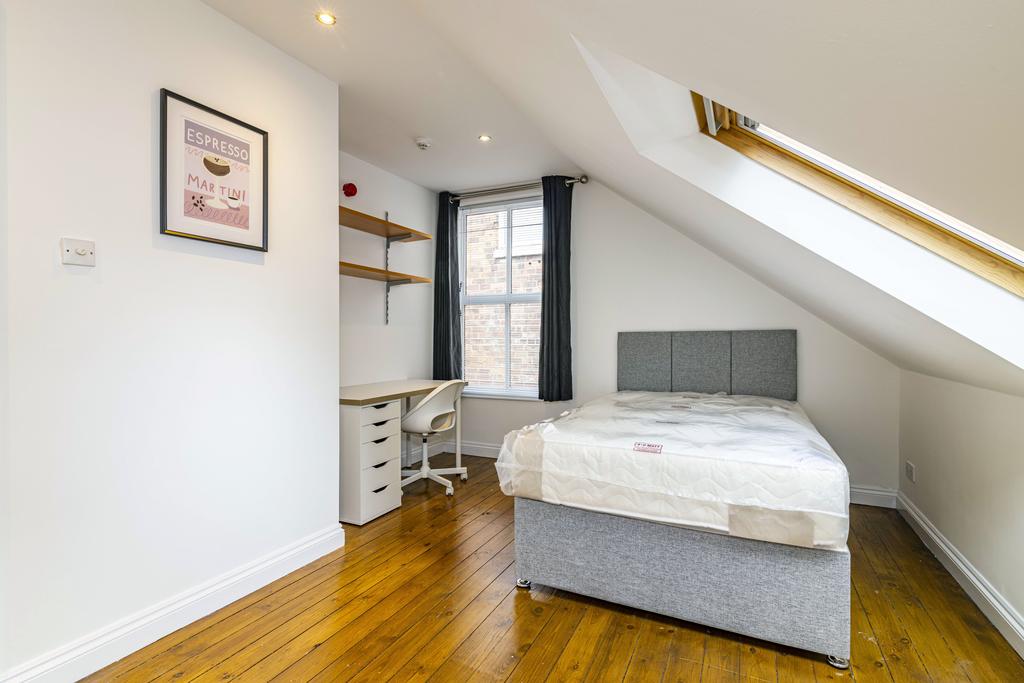 10-12 Douglas Road-37