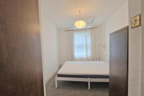 1 bedroom flat to rent, Garlinge Road, London