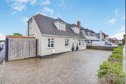 4 bedroom semi-detached house for sale, Hazlemere Road, Benfleet, SS7