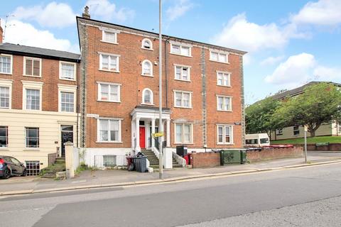 undefined, Castle Hill, Berkshire RG1