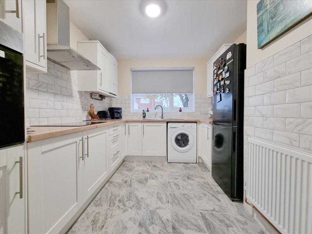 Kitchen: