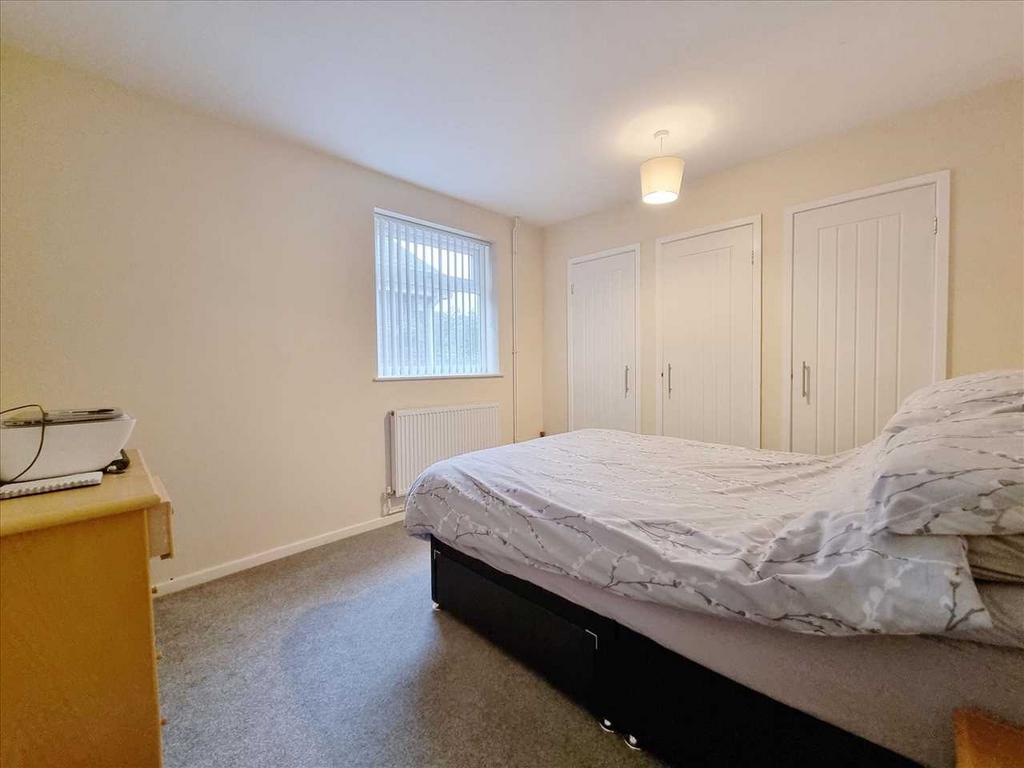 Bedroom 1: