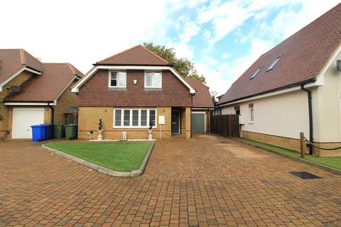 4 bedroom detached house for sale, Halfway Road, Minster On Sea, Sheerness