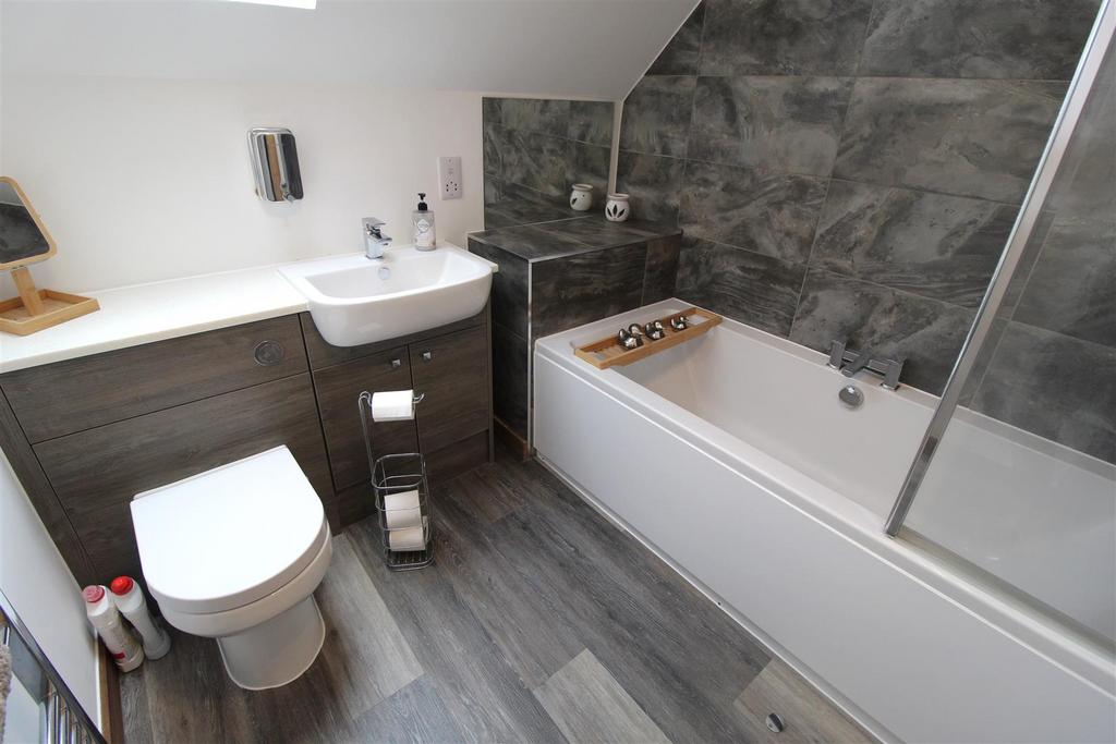 Main Bathroom