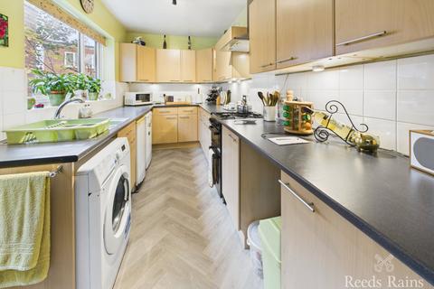 3 bedroom end of terrace house for sale, Trafalgar Road, North Yorkshire YO12