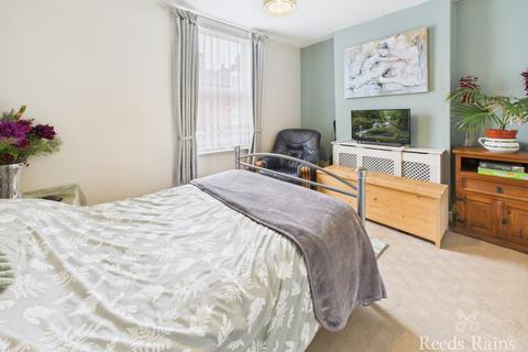 3 bedroom end of terrace house for sale, Trafalgar Road, North Yorkshire YO12