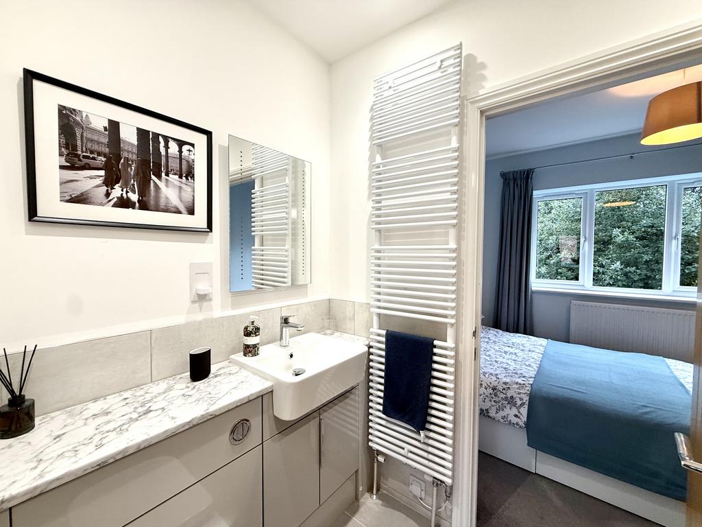 Jack and Jill En-Suite