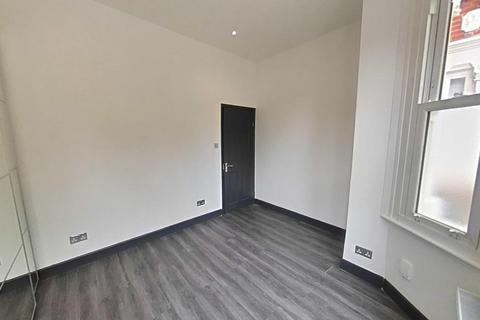 undefined, West Ealing W13