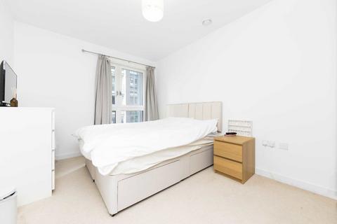 3 bedroom flat to rent, Commercial Road, London E1