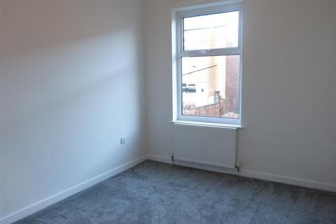 2 bedroom house to rent, Read Street West, Hyde