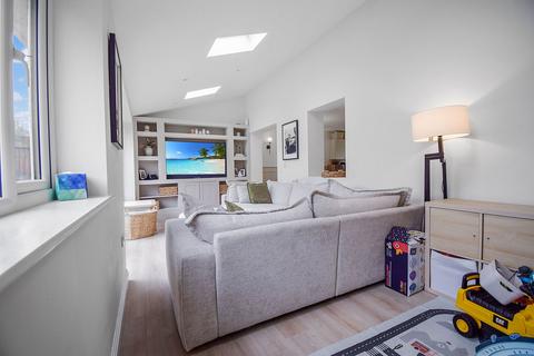 3 bedroom semi-detached house for sale, Foundry Close, Leyland PR25