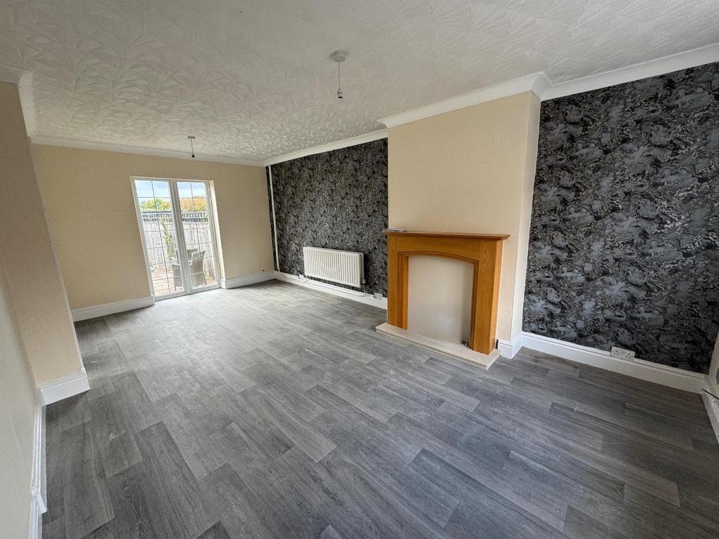 Lounge / dining area