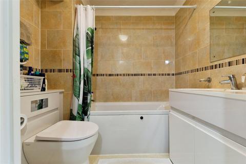 2 bedroom apartment for sale, Laker Court, Crawley RH10