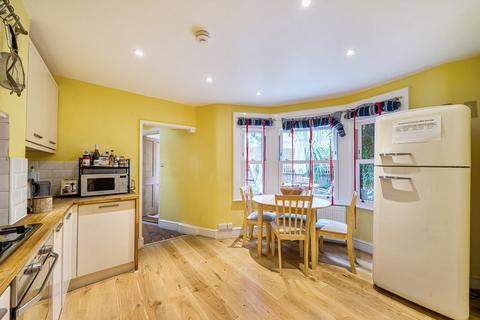 2 bedroom flat for sale, Goodrich Road, London, SE22