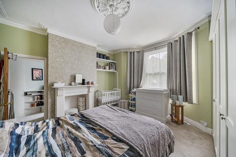 2 bedroom flat for sale, Goodrich Road, London, SE22
