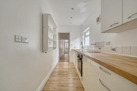 undefined, Blenheim Gardens,  Reading,  Berkshire,  RG1