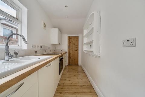 undefined, Blenheim Gardens,  Reading,  Berkshire,  RG1