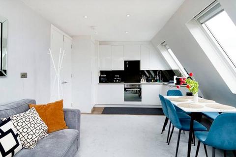 2 bedroom apartment to rent, Manson Place
