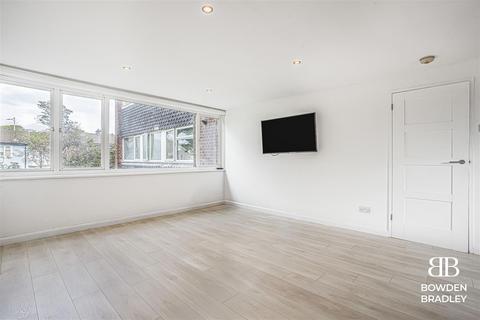 undefined, Romford Road, Chigwell