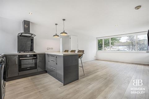 undefined, Romford Road, Chigwell