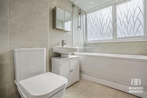 21 The Ridings, Chigwell, IG7 4QY