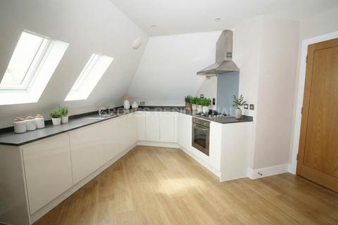 2 bedroom flat for sale, Kingston Road, New Malden