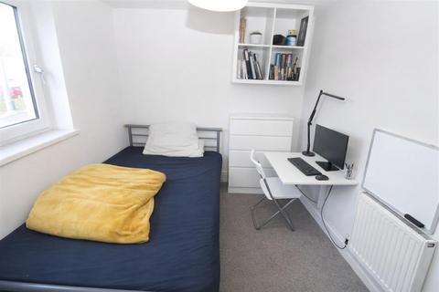 6 bedroom terraced house to rent, Parkfield Place, Cardiff CF14