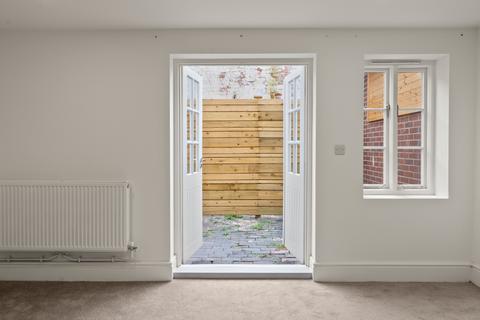 undefined, FIRST MONTH RENT FREE IF YOU MOVE IN BEFORE CHRISTMAS!– 5 Bull Ring, Worcester