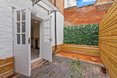 undefined, FIRST MONTH RENT FREE IF YOU MOVE IN BEFORE CHRISTMAS!– 5 Bull Ring, Worcester