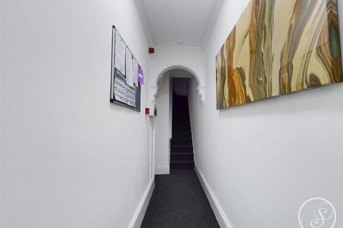 2 bedroom flat to rent, Cross Green Lane, Halton, Leeds, LS15