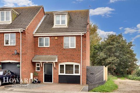 4 bedroom end of terrace house for sale, Kirkley Run, Lowestoft