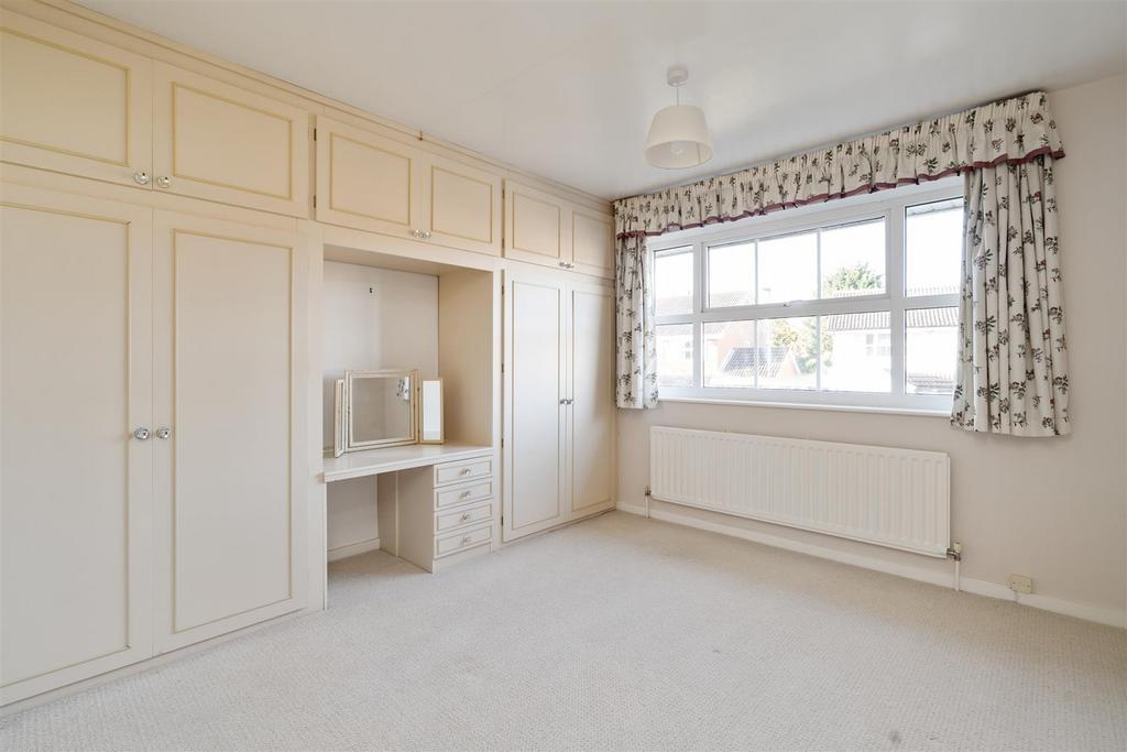 20 Farnborough Drive 10.jpg