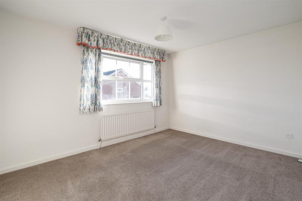 20 Farnborough Drive 8.jpg